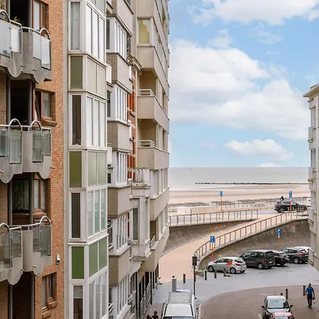 Cosy With 2 Terraces Right At The Beach Daire Oostende